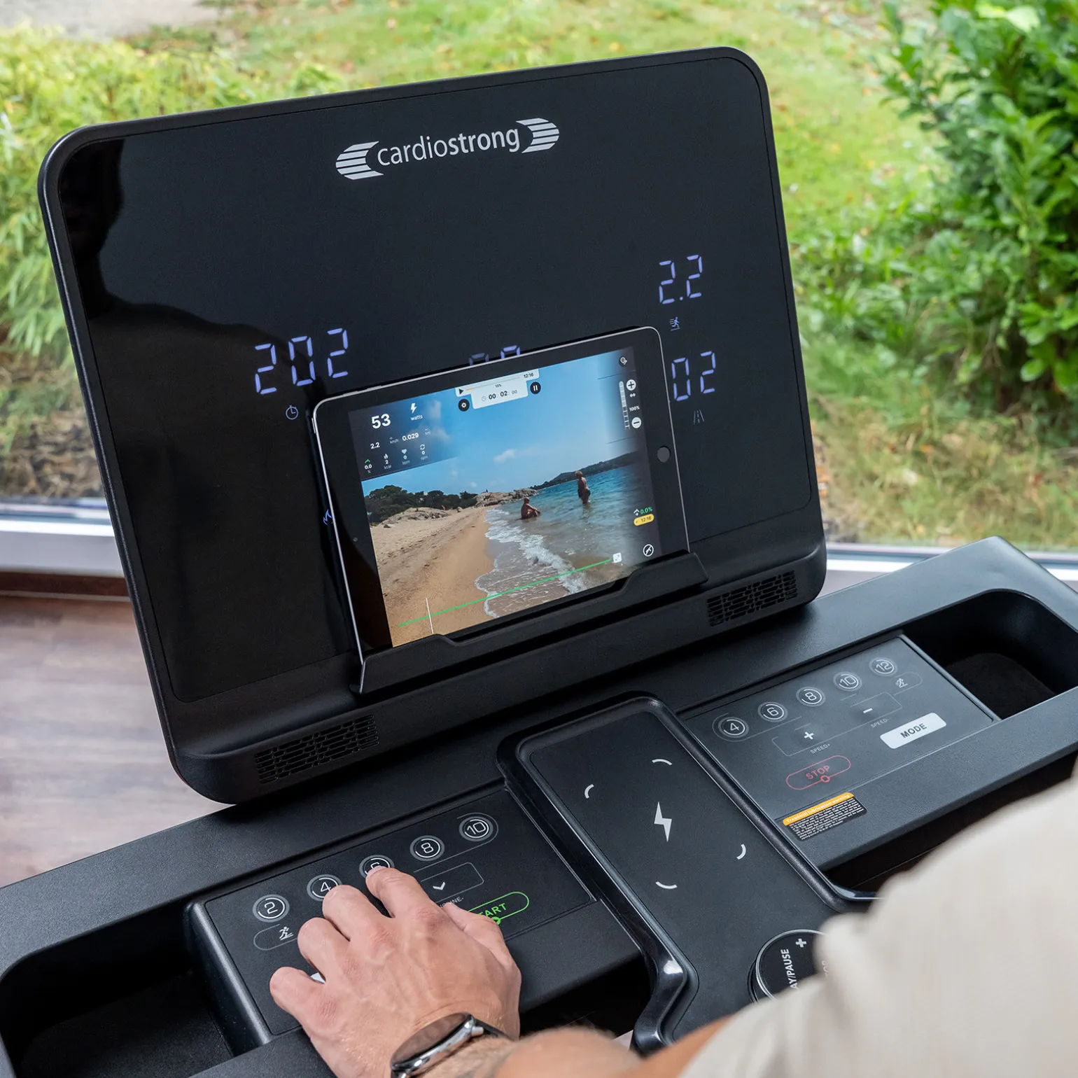 cardiostrong Laufband TX30