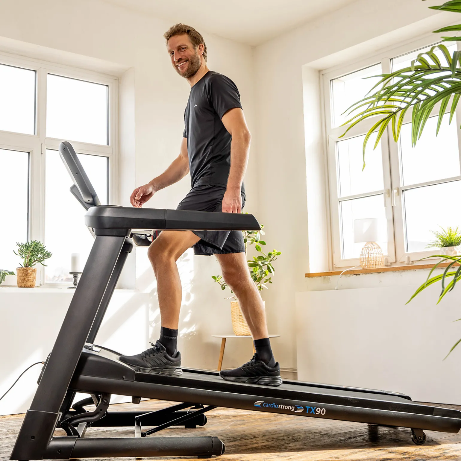 cardiostrong Laufband TX90 Smart